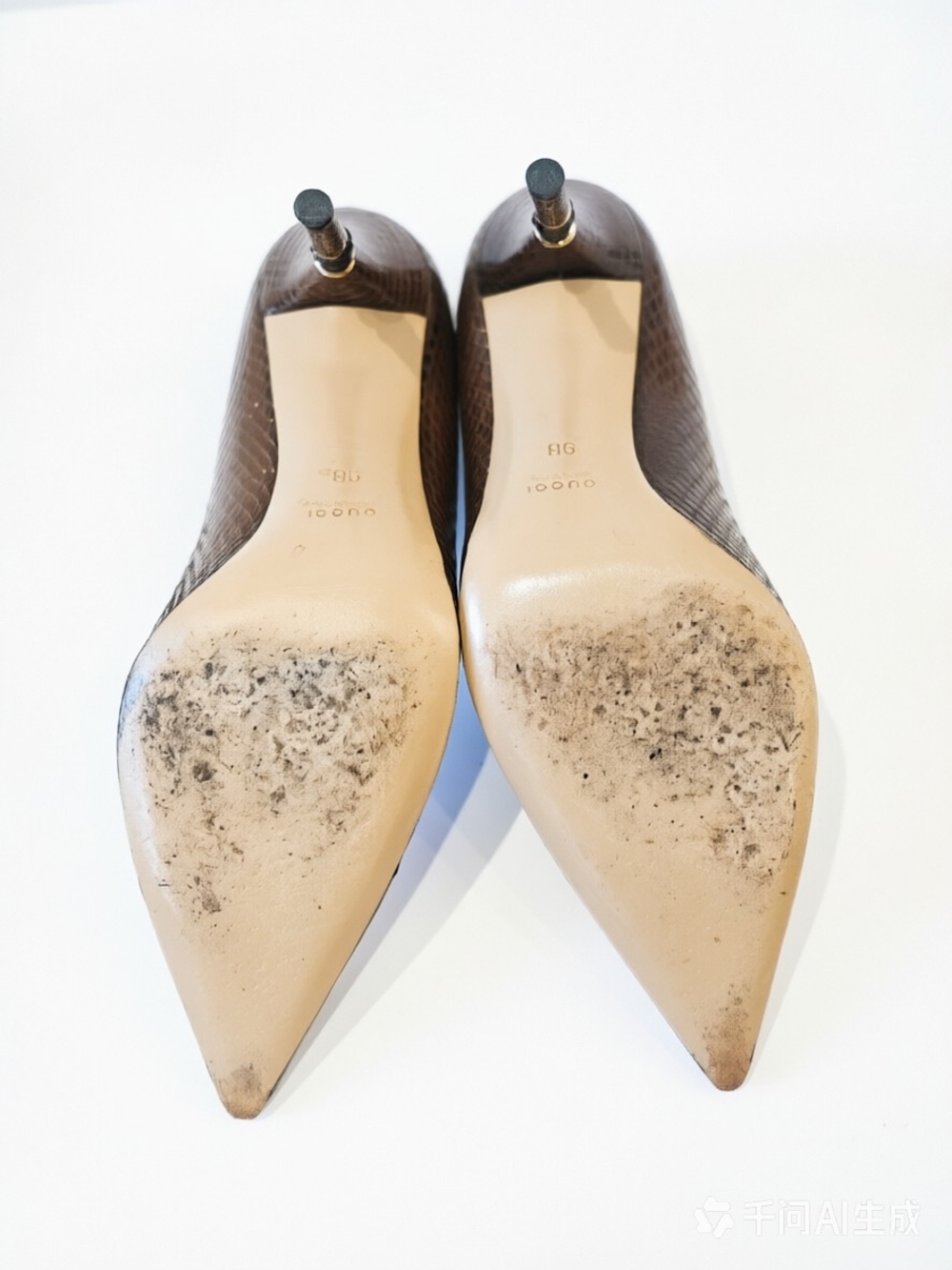 Gucci brown python leather bamboo heel pumps - Picture 10 of 10